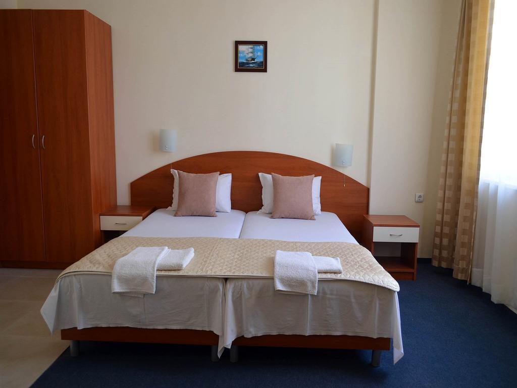 Family Hotel Diana Pomorie Luaran gambar