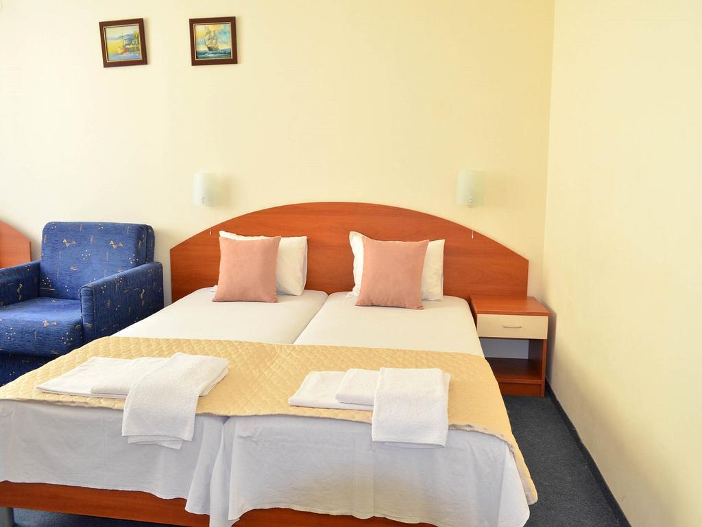 Family Hotel Diana Pomorie Luaran gambar