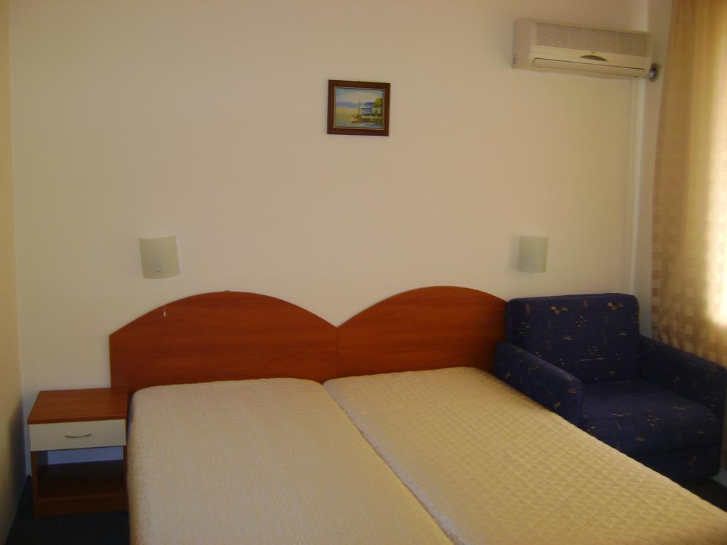 Family Hotel Diana Pomorie Luaran gambar