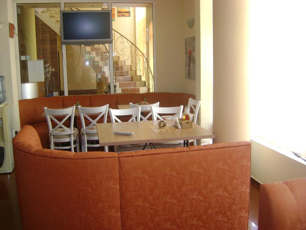 Family Hotel Diana Pomorie Luaran gambar