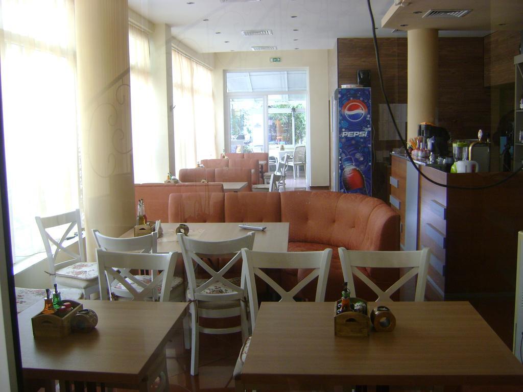 Family Hotel Diana Pomorie Luaran gambar