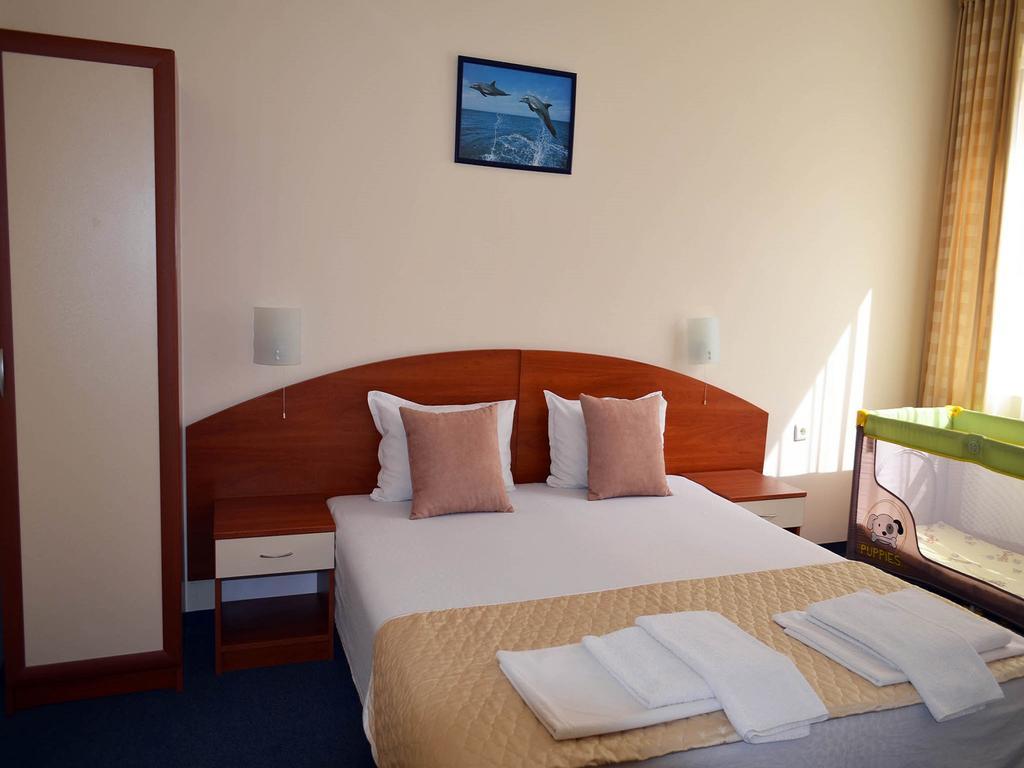 Family Hotel Diana Pomorie Luaran gambar